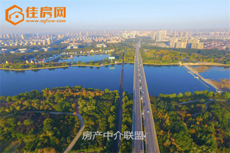 明湖中学附近舜和家园黄金送车库可分期